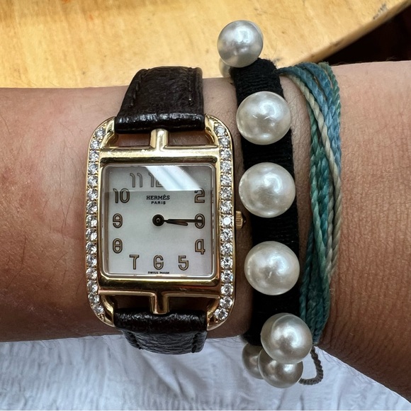 Hermes Cape Cod Watch Mother-of-Pearl Yellow Gold/Diamond - Picture 5 of 11